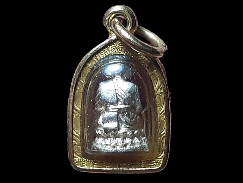 รูปเหมือน หลวงปู่ทวด วัดช้างให้ จ.ปัตตานี เลี่ยมทองคำ