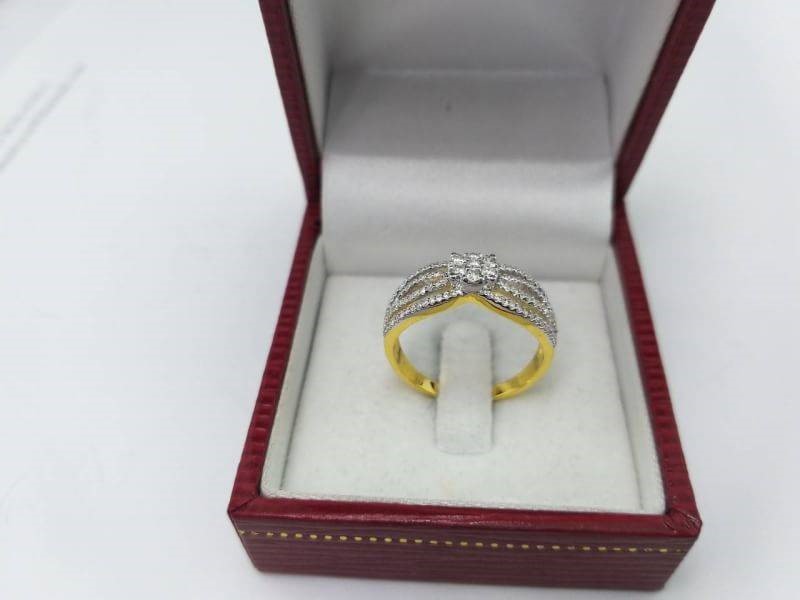 สั่งผลิตเพชรเบลเยี่ยมคัท แหวนแต่งงาน แหวนหมั้น ใส่เที่ยว ออกงาน แหวนทองคำ 18K เพชรแท้ 0.37 กะรัต 3.54 กรัม น้ำ 99 ราคาถูกมาก มีใบรับประกันค่ะ