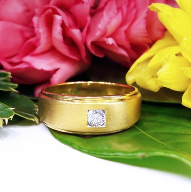 สั่งผลิตเพชรเบลเยี่ยมคัท แหวนแต่งงาน แหวนหมั้น ใส่เที่ยว ออกงาน แหวนทองคำ 18K เพชรแท้ 0.13 กะรัต 7.75 กรัม น้ำ 99 ราคาถูกมาก มีใบรับประกันค่ะ