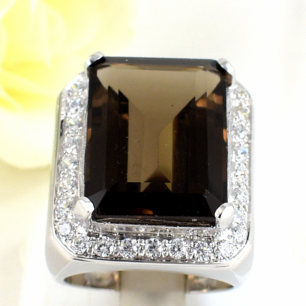 แหวนเงินแท้ราคาถูกชุบทองคำขาว พลอยแท้สโมกกี้ควอทซ์ 28.30 กะรัต เพชรCZ 1.20 กะรัต งานประณีตสวยงาม สั่งผลิตค่ะ