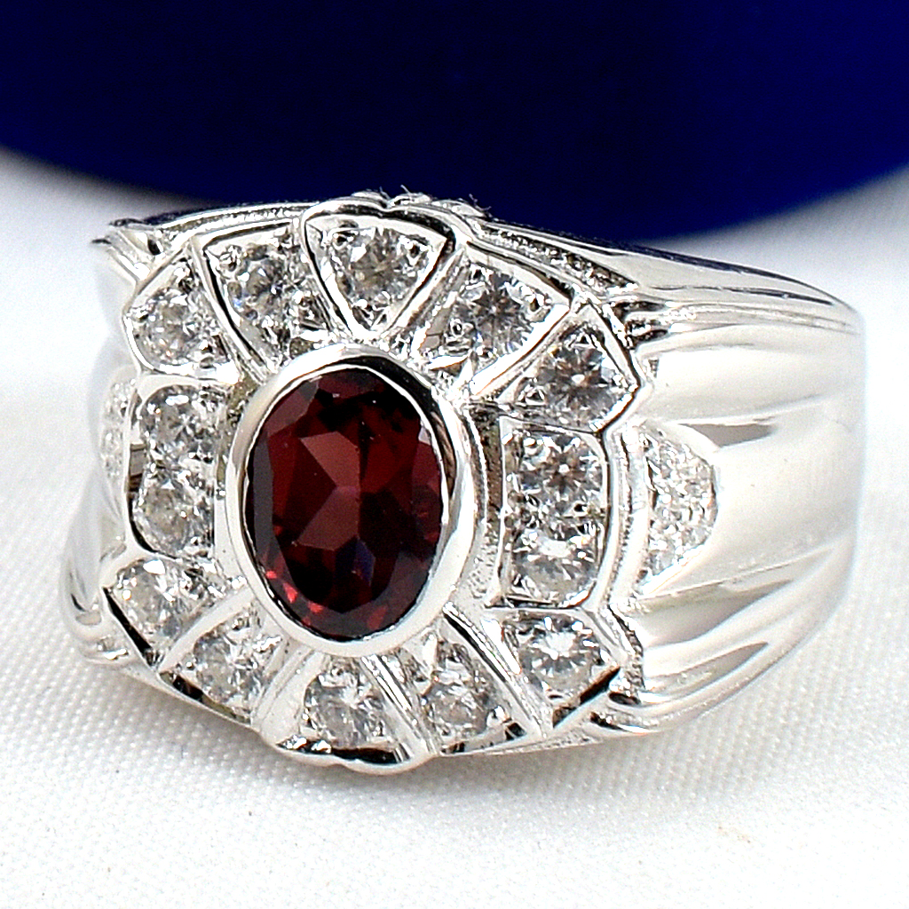 แหวนเงินแท้ราคาถูกชุบทองคำขาว พลอยแท้โกเมน 1.65 กะรัต เพชรCZ 0.77 กะรัต งานประณีตสวยงาม สั่งผลิตค่ะ