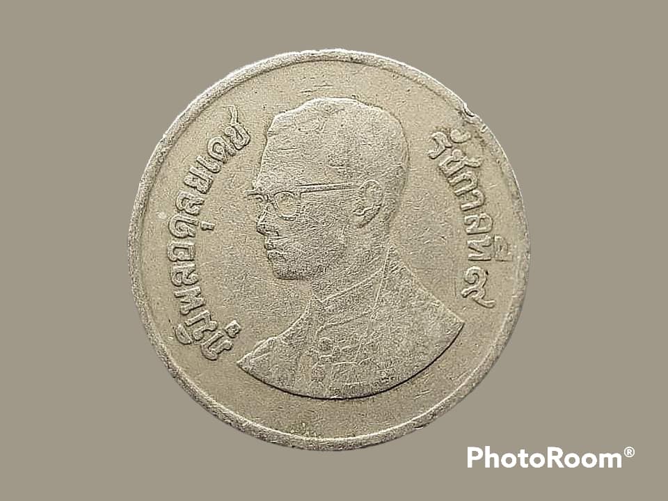 วัดพระแก้ว ปี 2525 ราคา 1 บาท ปีที่ผลิต 2527 1 Baht (Large Portrait)