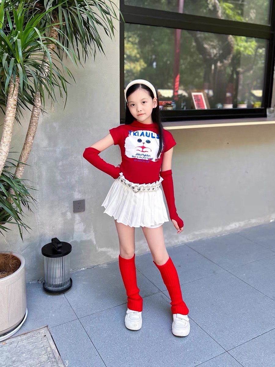 พร้อมส่ง***ชุดเต้น ลายแมว สไตล์เกาหลี เซ็ตเสื้อTKIAULS+กางเกงกระโปรง