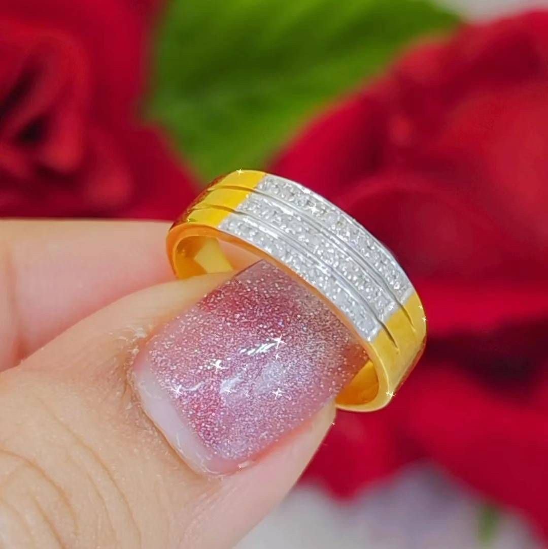 พร้อมส่งและสั่งผลิตแหวนเพชรสามแถว ใส่ติดนิ้วได้ตลอด แหวนแต่งงาน แหวนหมั้น ใส่เที่ยว ออกงาน แหวนทองคำ 9K เพชรกุหลาบแท้ 0.15 กะรัต 30 เม็ด ราคาถูกมาก ส่งฟรี