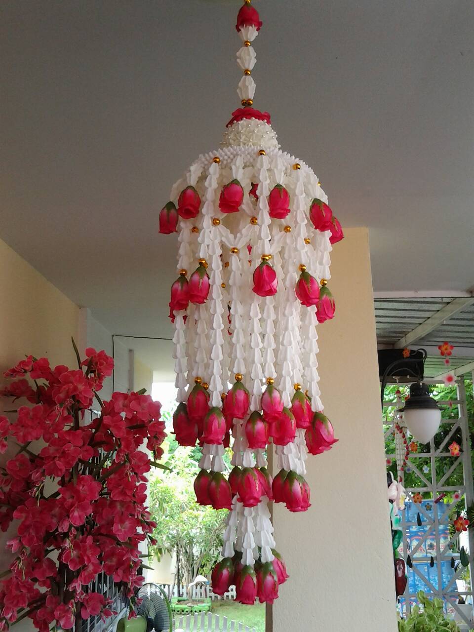 โคมแขวนระย้าดอกรักรอบ 5 ชั้น