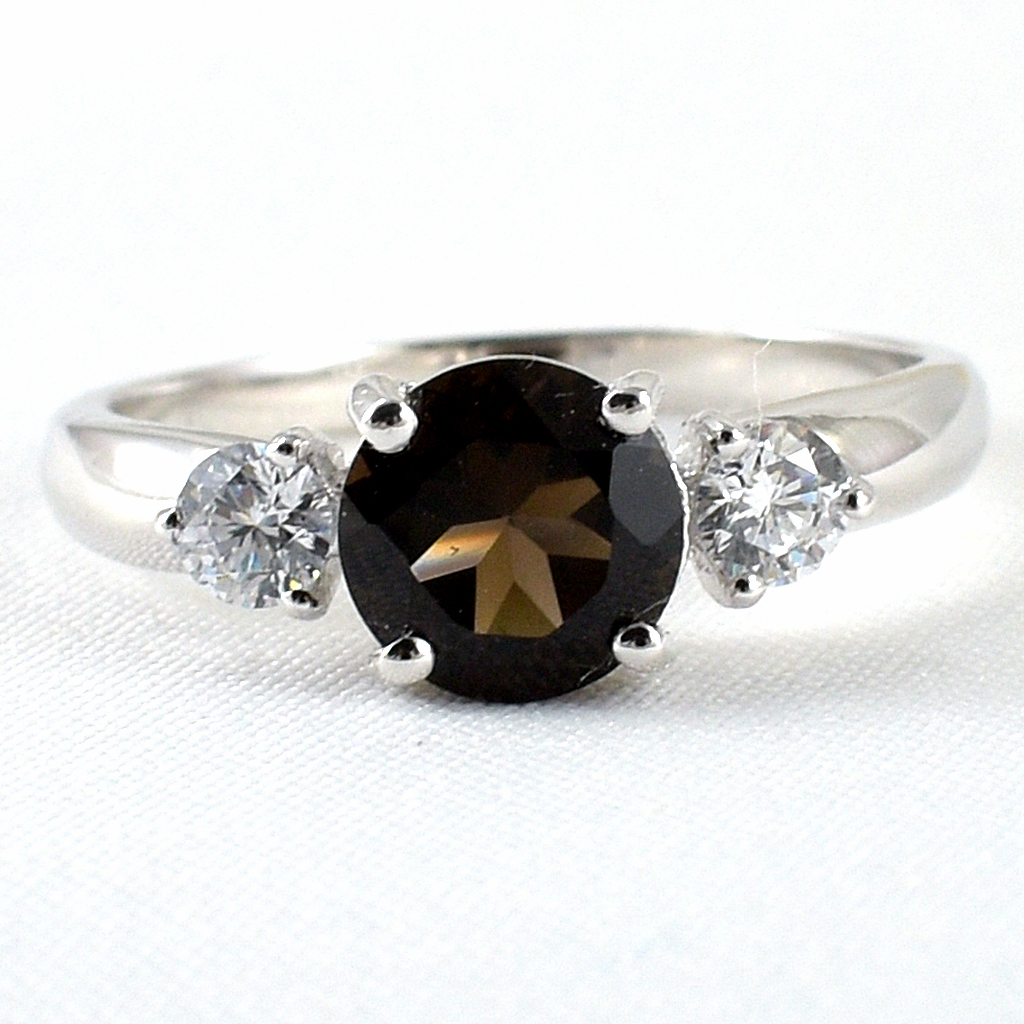 แหวนเงินแท้ราคาถูกชุบทองคำขาว พลอยแท้สโมกกี้ควอทซ์ 1.55 กะรัต เพชรCZ 0.34 กะรัต งานประณีตสวยงาม สั่งผลิตค่ะ