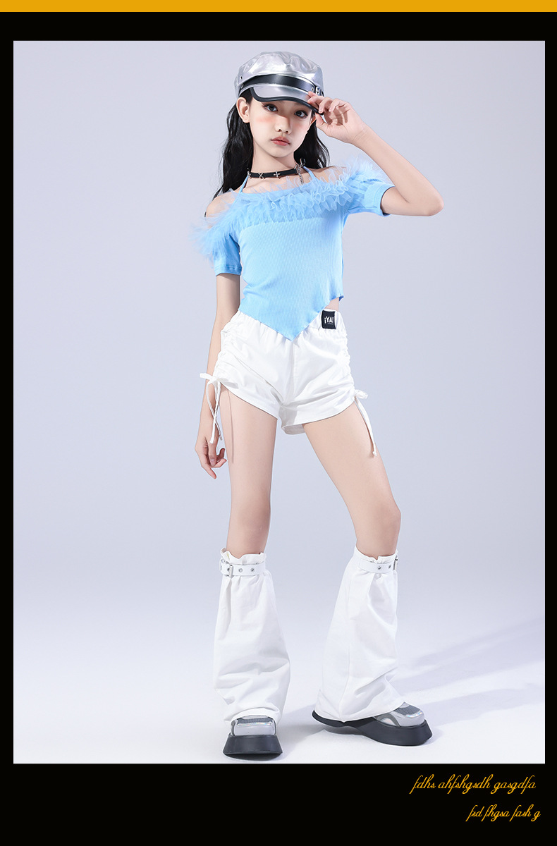 พร้อมส่ง ชุดเต้นเด็กผู้หญิง แฟชั่นเกาหลี สีฟ้าขาว สไตล์ K-pop ฮิปฮอป แขนเปิดไหล่ + กางเกงขาสั้น พร้อมปลอกขา