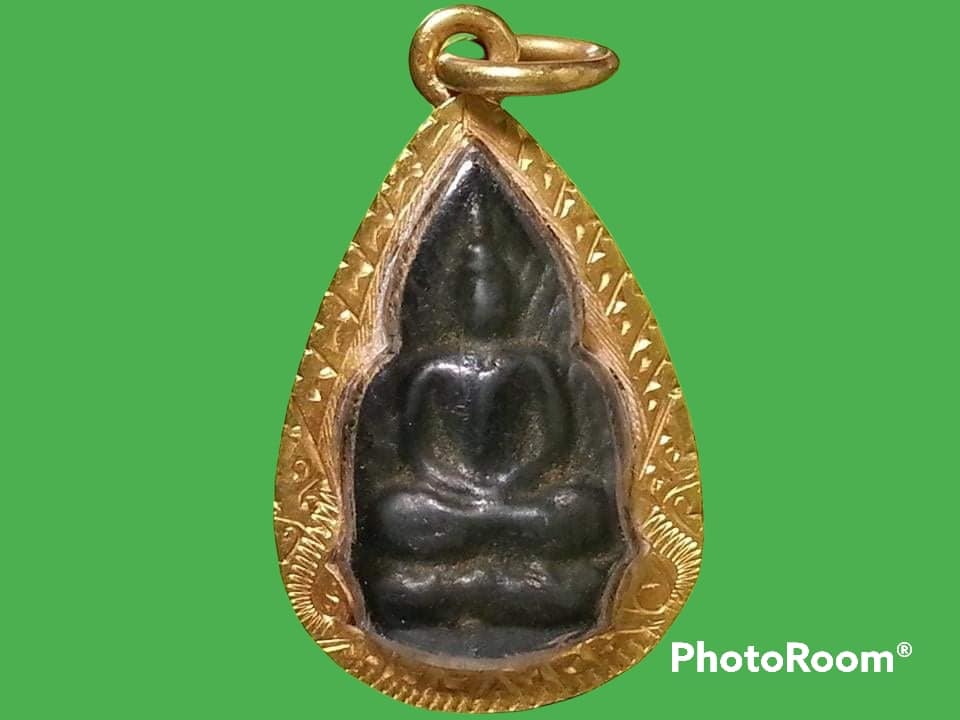 พระกลีบบัวเมฆพัตร หลวงปู่บุญ วัดกลางบางแก้ว จ.นครปฐม เลี่ยมทองคำ