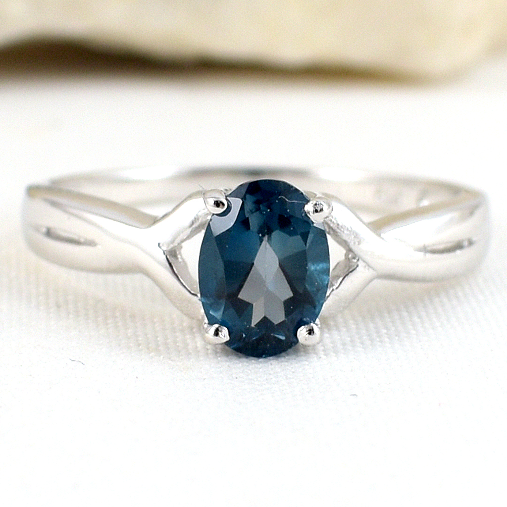 แหวนเงินแท้ราคาถูกชุบทองคำขาว ลอนดอนบลูโทปาซแท้ 0.95 กะรัต งานประณีตสวยงาม สั่งผลิตค่ะ