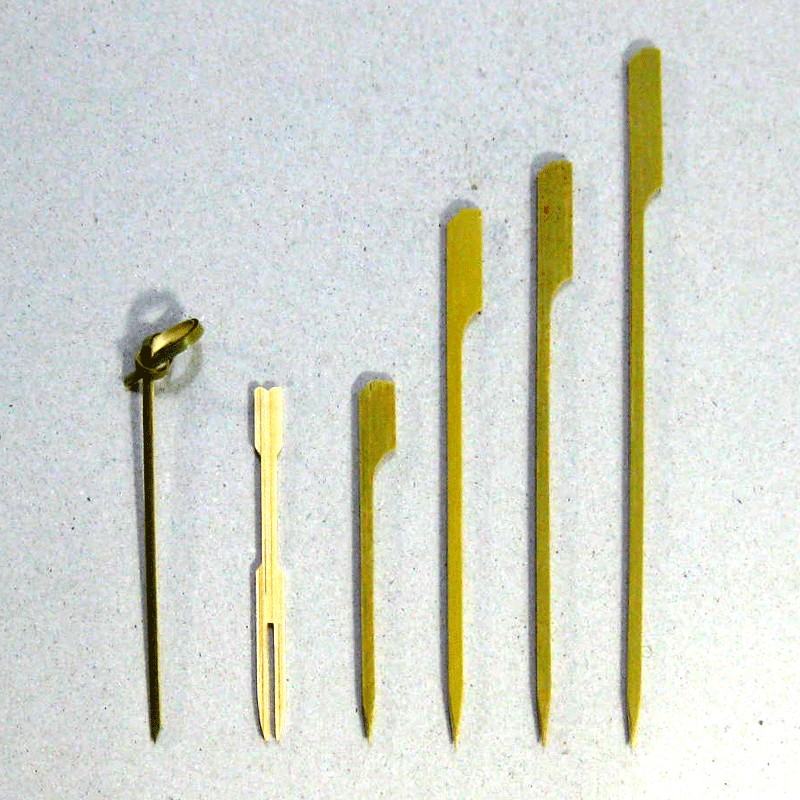 ส้อมจิ้มคาร์เนเบ้ FF9 ( แพ็คละ 100 ชิ้น )