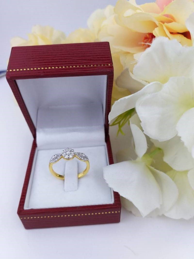 สั่งผลิตเพชรเบลเยี่ยมคัท แหวนแต่งงาน แหวนหมั้น ใส่เที่ยว ออกงาน แหวนทองคำ 18K เพชรแท้ 0.39 กะรัต 2.54 กรัม น้ำ 99 ราคาถูกมาก มีใบรับประกันค่ะ