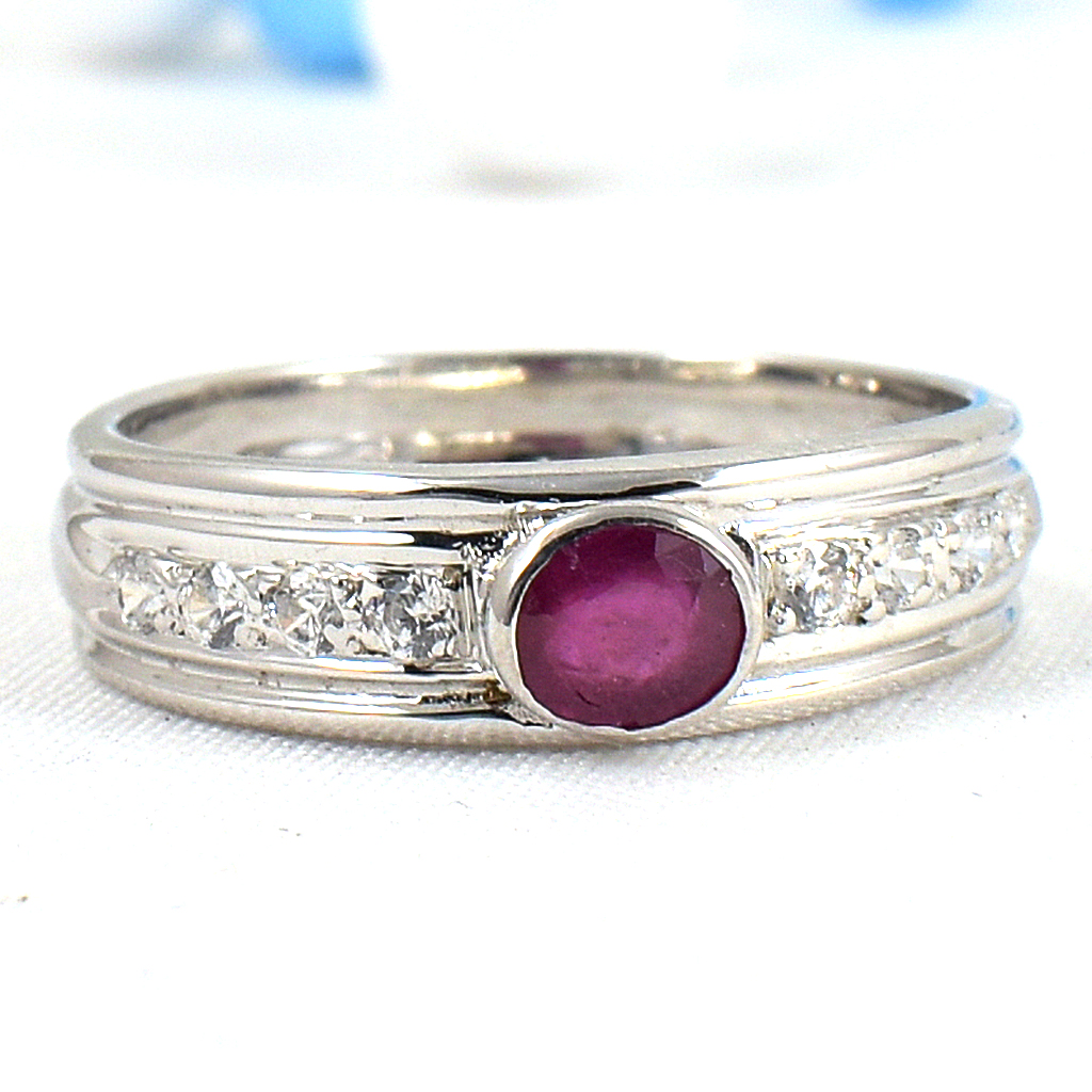 แหวนเงินแท้ราคาถูกชุบทองคำขาว ทับทิมแท้ 0.65 กะรัต เพชรCZ 0.16 กะรัต งานประณีตสวยงาม สั่งผลิตค่ะ