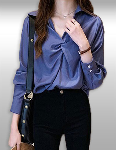 เสื้อแฟชั่นคอวีสีน้ำเงินเข้มสไตล์เรียบหรู รหัส 2201