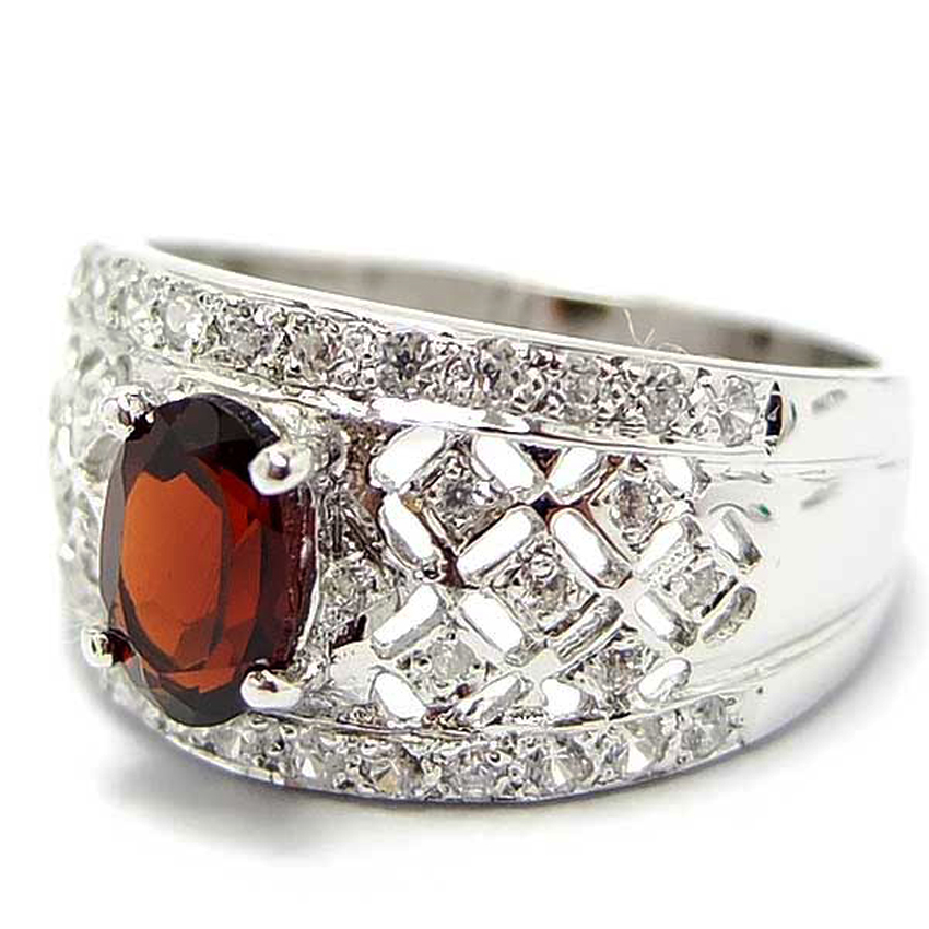 แหวนเงินแท้ราคาถูกชุบทองคำขาว พลอยแท้โกเมน 0.95 กะรัต เพชรCZ 0.358 กะรัต งานประณีตสวยงาม สั่งผลิตค่ะ