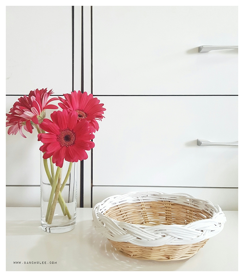 Round Wicker Tray ถาดสาน ทรงกลม ทาสีขอบด้วยสีขาว