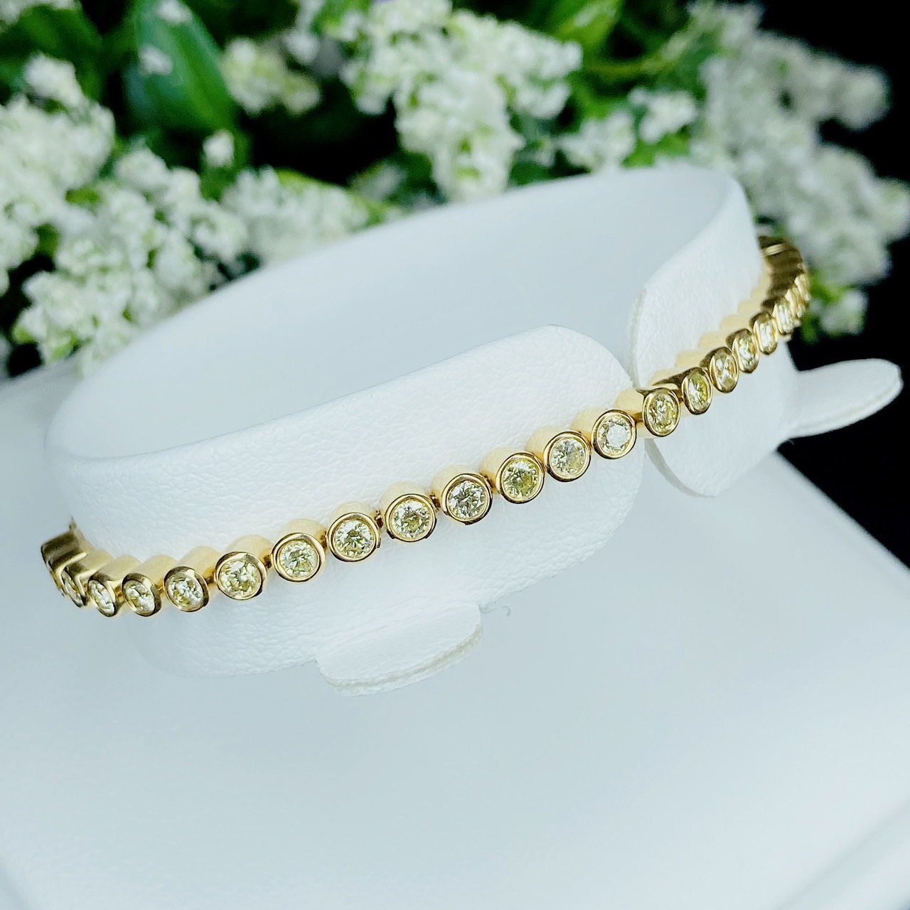 สร้อยข้อมือเพชรรอบ Bolo งานสไตล์สวารอฟสกี้ Swarovski ทำด้านหลังเป็นสร้อยข้อมือแบบรูดสายปรับความยาวได้ งานนำเข้าพิเศษ ด้วยการฝังเพชรแฟนซีสีเหลือง สุดพรีเมียม