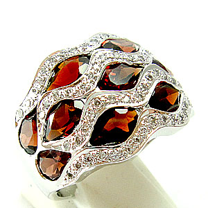 แหวนเงินแท้ราคาถูกชุบทองคำขาว พลอยแท้โกเมน 4.95 กะรัต เพชรCZ 0.448 กะรัต งานประณีตสวยงาม สั่งผลิตค่ะ