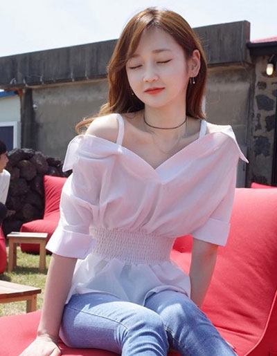 เสื้อเชิ๊ตแฟชั่นแต่งสายเดี่ยวโชว์ไหล่พอเซ็กซี่ สไตล์เกาหลี รหัส1919