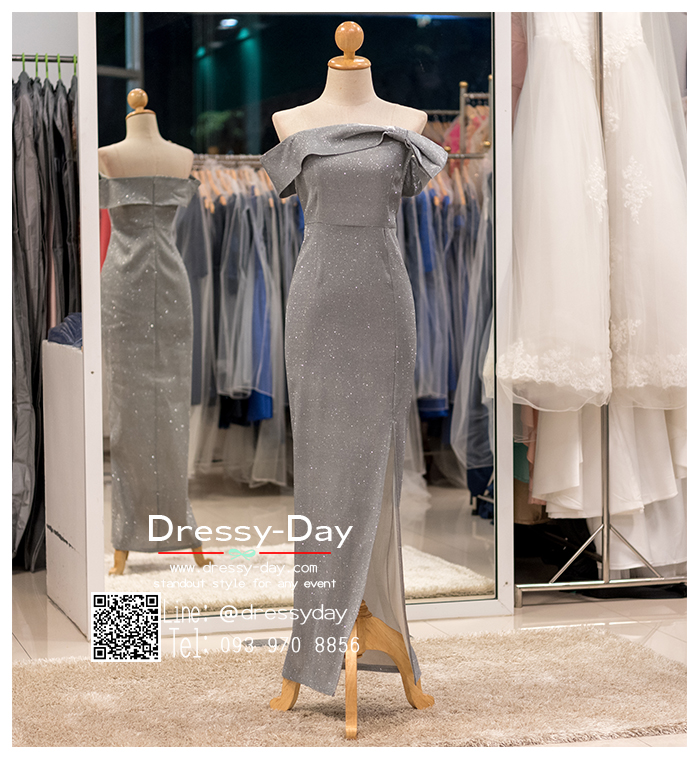 รหัส ชุดราตรียาว : PFL093 ชุดราตรียาว สีเทา/เงิน ไหล่ปาดทรงโบว์ เข้ารูป ผ้ากลิตเตอร์เล่นแสงถ่ายรูปออกมาสวยมากค่ะ ผ่าด้านข้างสุดเซ็กซี่ เหมาะใส่ออกงานกลางคืน งานแต่งงาน งานกาล่าดินเนอร์ งานเลี้ยง งานพรอม งานรับกระบี่ สำเนา