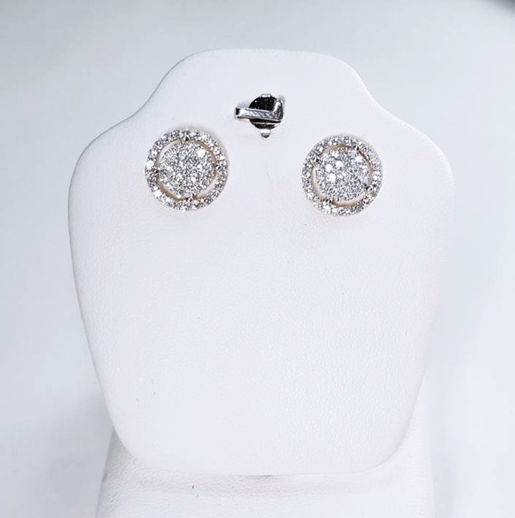 สั่งผลิตต่างหูทองเพชรเบลเยี่ยมคัท ใส่ทุกวัน ใส่เที่ยว ออกงาน เพชรแท้ ทอง18K 1.05 ตัง 2.80 กรัม น้ำ 98 ราคาถูกมาก มีใบรับประกันค่ะ