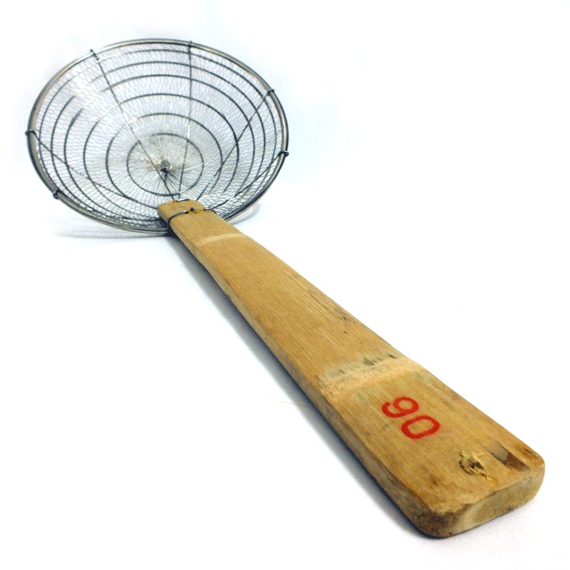 กระชอนตักของทอดสเตนเลส ด้ามไม้ ขนาด 12 นิ้ว