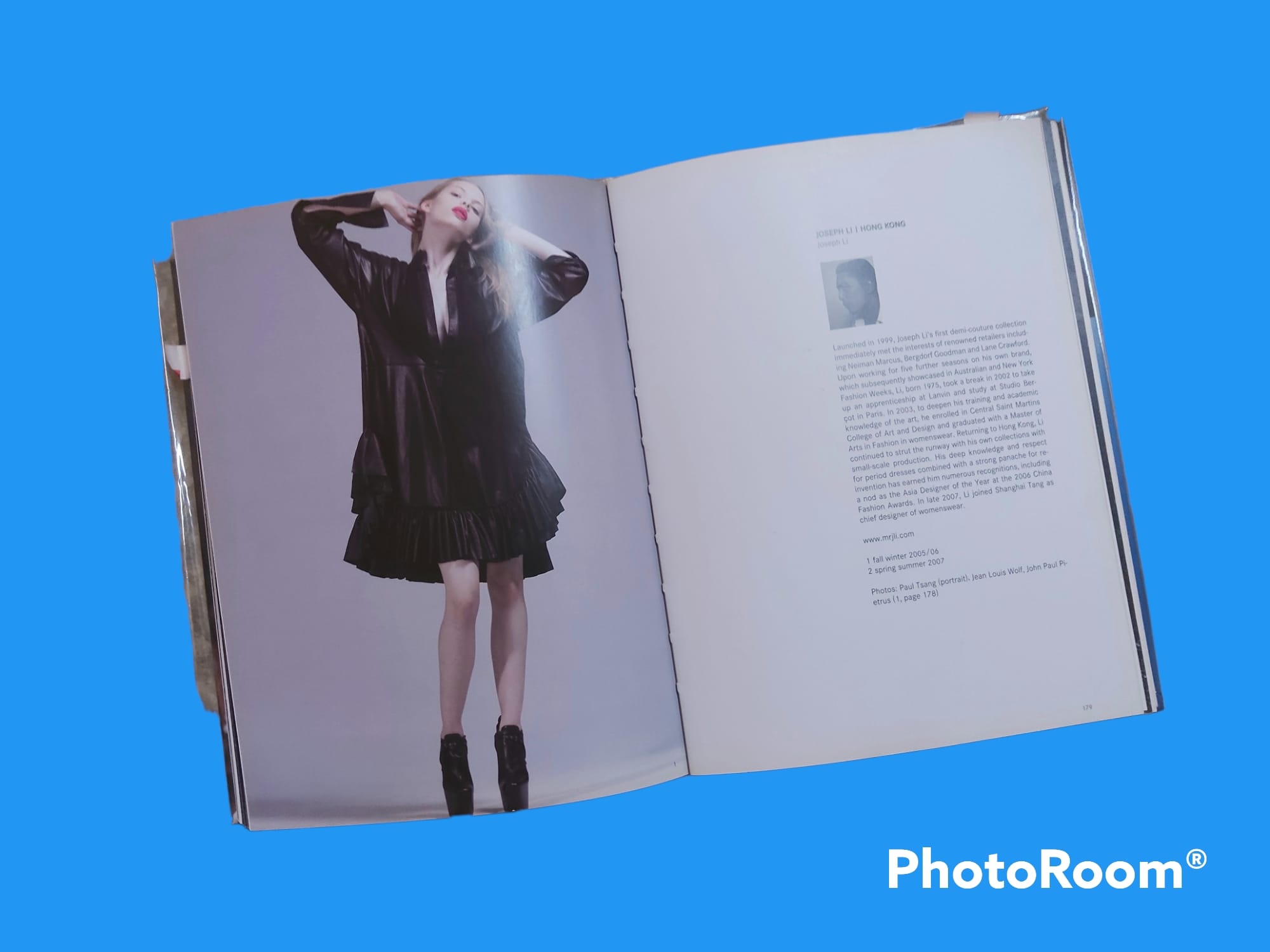 หนังสือแฟชั่น YOUNG ASIAN FASHION DESIGNERS