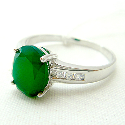 แหวนเงินแท้ราคาถูกชุบทองคำขาว พลอยแท้กรีนอะเกท 1.80 กะรัต เพชรCZ 0.08 กะรัต งานประณีตสวยงาม สั่งผลิตค่ะ