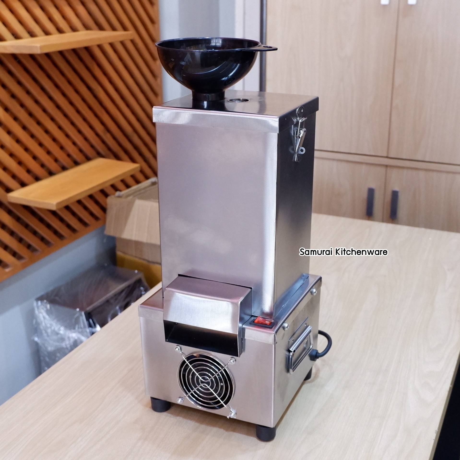 เครื่องปอกกระเทียม รุ่น GR-101