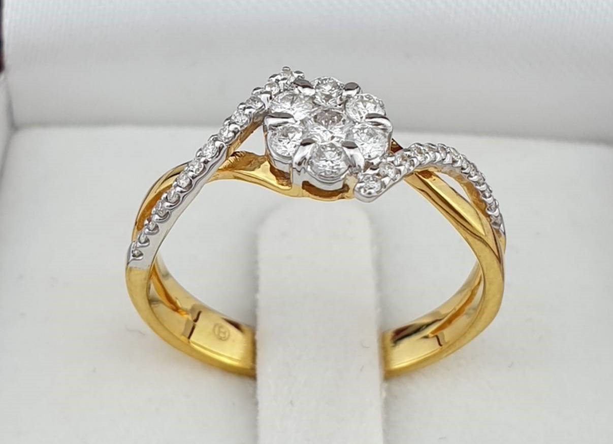 สั่งผลิตเพชรเบลเยี่ยมคัท แหวนแต่งงาน แหวนหมั้น ใส่เที่ยว ออกงาน แหวนทองคำ 18K เพชรแท้ 0.41 กะรัต 2.70 กรัม น้ำ 99 ราคาถูกมาก มีใบรับประกันค่ะ