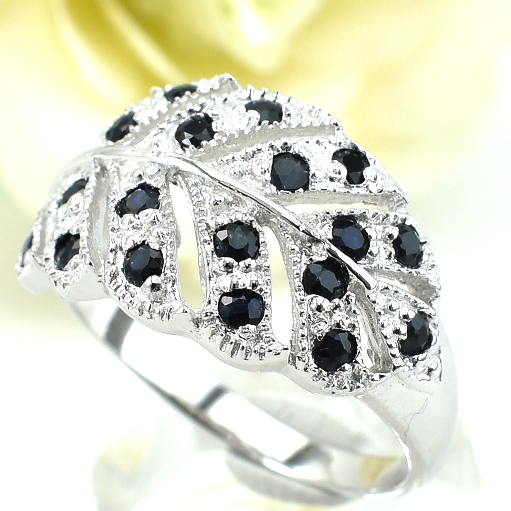 แหวนเงินแท้ราคาถูกชุบทองคำขาว ไพลินแท้ 0.70 กะรัต งานประณีตสวยงาม สั่งผลิตค่ะ