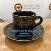 ถ้วยกาแฟพร้อมจานรอง เนื้อมุก สีดำขอบทอง ลายLNG Code ; 025-LNG-2448