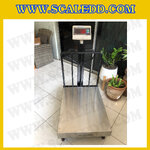 เครื่องชั่งน้ำหนักดิจิตอล IDS709E พิกัด 500kg ค่าละเอียด 0.05kg ยี่ห้อ SDS รุ่น IDS709E แท่นฝาครอบสแตนเลสขนาด 60x80cm. มีล้อเลื่อน และที่กันตก