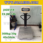 เครื่องชั่งดิจิตอลตั้งพื้น ยี่ห้อ JADEVER รุ่น EX-JWI-586 ขนาดแท่น 40x50cm. พิกัดน้ำหนัก 300kg ค่าละเอียด 20g พร้อมที่เข็นและล้อ