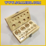 ตุ้มน้ำหนักทองเหลืองชุด 500g Class M1 ชุดตุ้มน้ำหนักทองเหลือง 500g พร้อมที่คีบ บรรจุในกล่องไม้ (ใบเซอร์ ISO17025 เพิ่มเงิน 5,150 บาท)