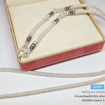 สร้อยคอเงินแท้99.9% งานสุโขทัย ลายสี่เสากลม งานทำมือ ห้อยพระ 3 องค์ งานลงยางานจริงสวยมากๆ ค่ะ ประมาณทอง 2.60 บาทตัน เหมาะสำหรับผู้หญิงและชาย (งานสุโขทัย-งานช่างทอง) สร้อยหนา 3.0 มิล