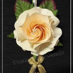 ดอกไม้จันทน์กุหลาบสีครีม