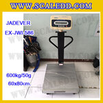 เครื่องชั่งดิจิตอลตั้งพื้น ยี่ห้อ JADEVER รุ่น EX-JWI-586 ขนาดแท่น 60x80cm. พิกัดน้ำหนัก 600kg ค่าละเอียด 50g พร้อมที่เข็นและล้อ