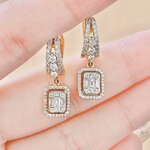 ต่างหูห่วงเพชรคู่ใหญ่ ห้อยจี้เพชรบาเก็ตประกบทรงกล่อง ตัวเรือนชุบทอง เพชรสวย เป็นประกาย