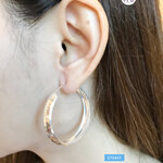 ต่างหูเงินแท้ 92.5% ต่างหูกลมแบบเกี่ยว งานขนาดกลางๆไม่ใหญ่ไปค่ะ (เรือนเงินแท้)