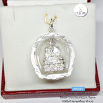 จี้เงินแท้-กรอบเงินแท้92.5% จี้เงินแท้ปู่ทวด สีเงินล้วน ขนาดประมาณเหรียญ 10 บาท ร้อยสร้อยเส้น1-2 บาทได้ค่ะ (กรอบและห่วงเงินแท้)