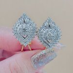 ต่างหูเพชรห่วงหนีบโอเมก้า clips ห่วงแบบนี้ถอดใส่ง่ายสะดวกสบาย ไม่เจ็บหูคู่ใหญ่ฝังเพชรเต็ม เพชรเม็ดใหญ่ เล่นไฟ ขาวใสสุดๆ