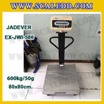 เครื่องชั่งดิจิตอลตั้งพื้น ยี่ห้อ JADEVER รุ่น EX-JWI-586 ขนาดแท่น 80x80cm. พิกัดน้ำหนัก 600kg ค่าละเอียด 50g พร้อมที่เข็นและล้อ
