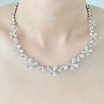 สร้อยคอเพชร ดีไซน์เป็นผีเสื้อรอบคอ ตะขอล็อคสร้อยคอฝังเพชร ดึงความหรูหราตลอดทั่วทั้งเส้น ใส่แล้วออร่าจับมากค่ะ