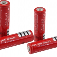 ถ่านแดงยาว 18650 (3.7 V) ( x4 ก้อน )