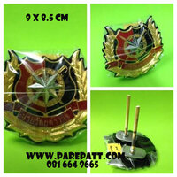 โลโก้ติดหน้ารถนายร้อยเล็กตำรวจสีทอง ราคา 380 บาท