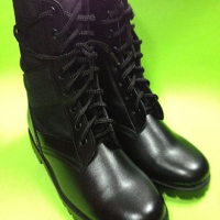 รองเท้าจังเกิ้ล ราคา 490 บาท