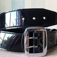 เข็มขัดหนังแก้ว ราคา 350 บาท
