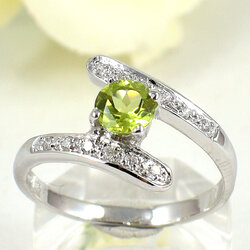 แหวนเงินแท้ราคาถูกชุบทองคำขาว เพอริดอทแท้ 0.60 กะรัต เพชรCZ 0.12 กะรัต งานประณีตสวยงาม สั่งผลิตค่ะ