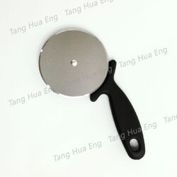 ที่ตัดพิซซ่า 4 นิ้ว ด้ามดำ HL