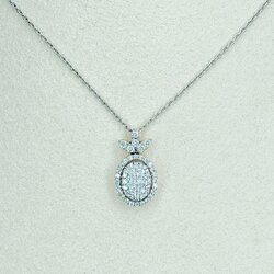 สร้อยคอพร้อมจี้ฝังเพชรกลุ่มรูปไข่ ตัวเรือน 2 สี (2 กษัตริย์/2tone)